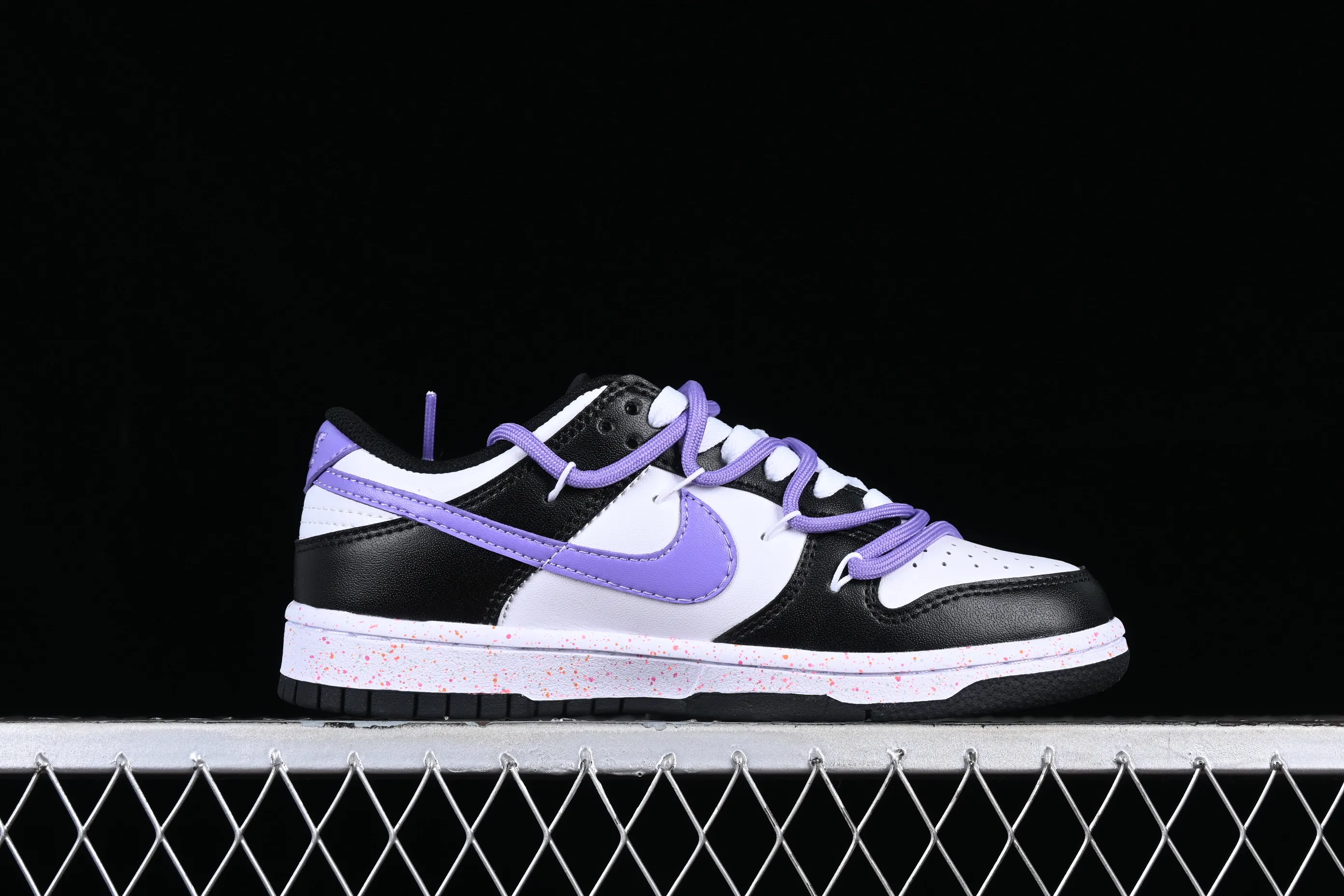 All Categories Nk SB Dunk Series Nk SB Dunk Low Low-top sneakers Nk Dunk Low "Multi Color" Vibrant three hooks Customized version of deconstructed strap casual sneakers FD4623-131